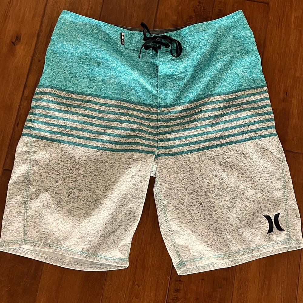 Hurley size 34 board shorts like new